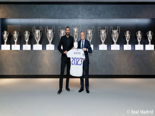 Karim Benzema and Florentino Perez (Photo: RealMadrid.com)