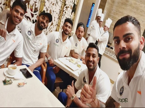Kohli shares image with teammates before team’s departure