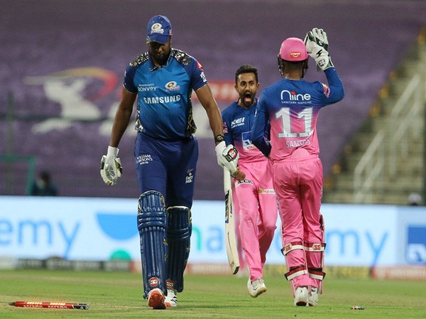 MI skipper Kieron Pollard in action against Rajasthan Royals (Photo/ iplt20.com)