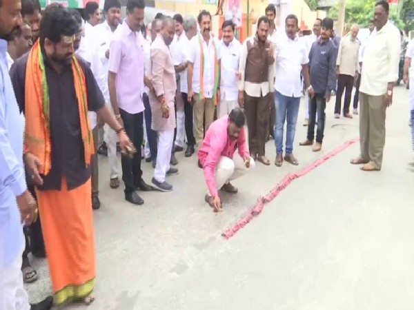 The BJP state unit of Andhra Pradesh celebrated the formation of Fadnavis-led government in Maharashtra