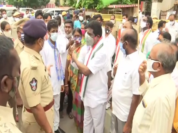 Andhra Pradesh Congress Committee members protest against the new farm Acts in Vijaywada. (Photo/ANI)