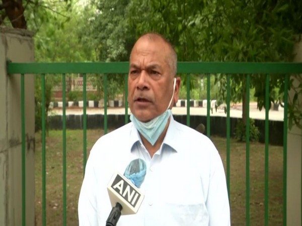 Vikram Singh speaking to ANI in Gautam Buddh Nagar on Sunday. [Photo/ANI]