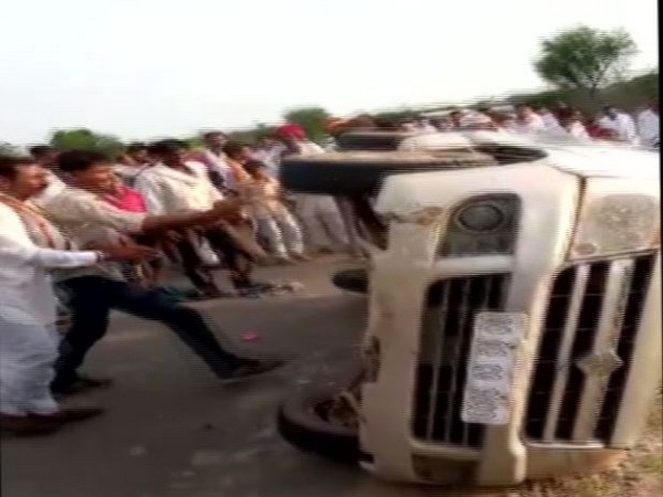 Locals in Ajmer were seen vandalizing the vehicle of the victims on Friday. Photo/ANI