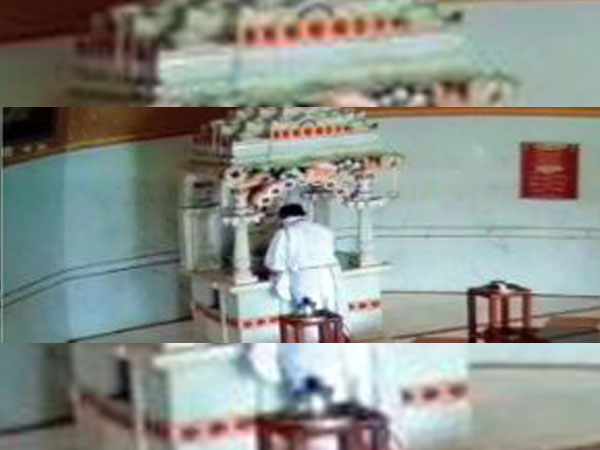 Former Congress MLA Vinod Daga died while performing pooja at a temple in Betul. [Photo/CCTV grab]