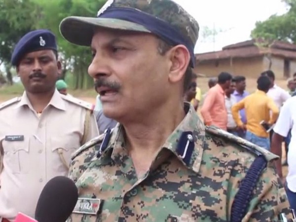 DIG Vipul Shukla briefing the media on the incident. (Photo/ANI)