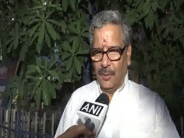 Chief priest of Kashi Vishwanath temple, Acharya Ashok Dwivedi speaking to ANI