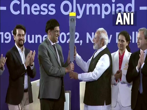 Viswanathan Anand and PM Modi. (Photo- ANI)