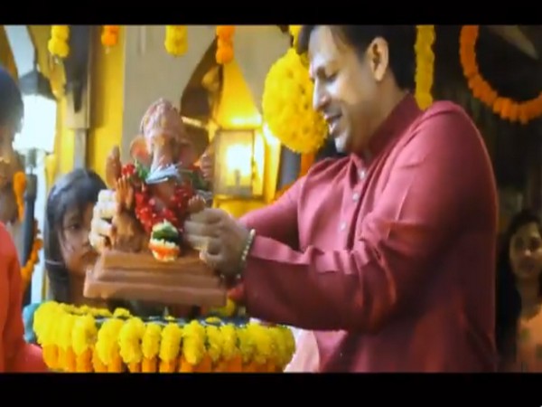 A still from the video shared by actor Vivek Oberoi (Image source: Twitter) 