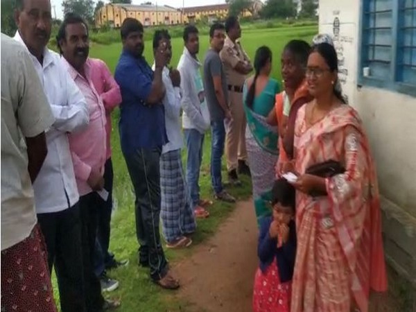 Telanagan: Voting is underway for Huzur Nagar by-election. Photo/ANI
