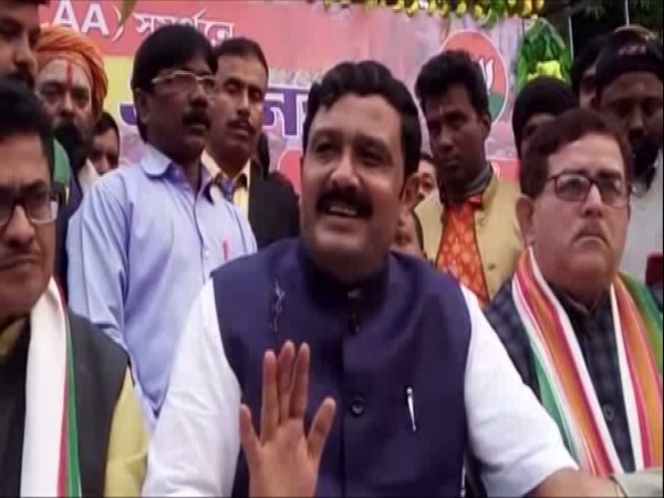 BJP national secretary Rahul Sinha talking to reporters in Bardhaman, West Bengal on Thursday. Photo/ANI