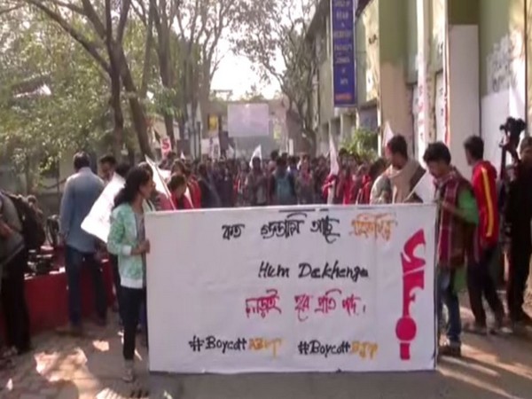 Students stage protest in solidarity with JNU in Kolkata. Photo/ANI