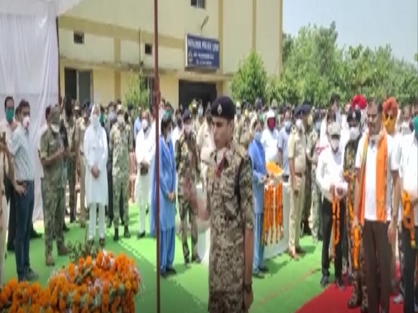 Wreath-laying ceremony of Police Sub-Inspector SK Sharma held in Chhattisgarh. Photo/ ANI