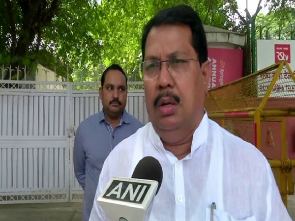 Congress leader Vijay Wadettiwar speaking to ANI on Thursday in New Delhi. Photo/ANI