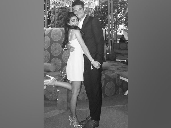 Sarah Hyland and Wells Adams (Image Courtesy: Instagram)