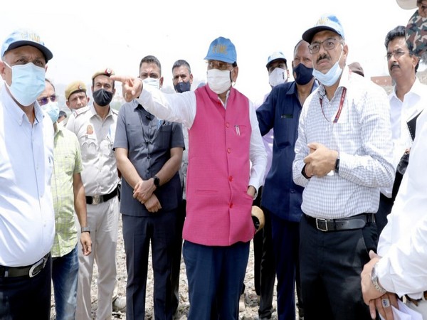 Delhi Lieutenant Governor Vinai Kumar Saxena during an inspection visit to Ghazipur landfill site in Delhi on Sunday.