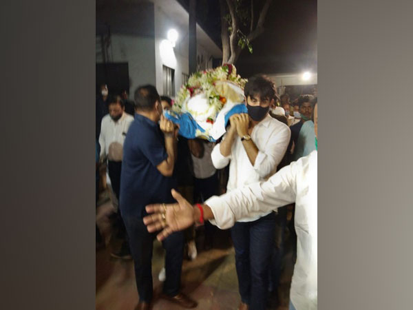 Ranbir Kapoor pallbearers Rajiv Kapoor