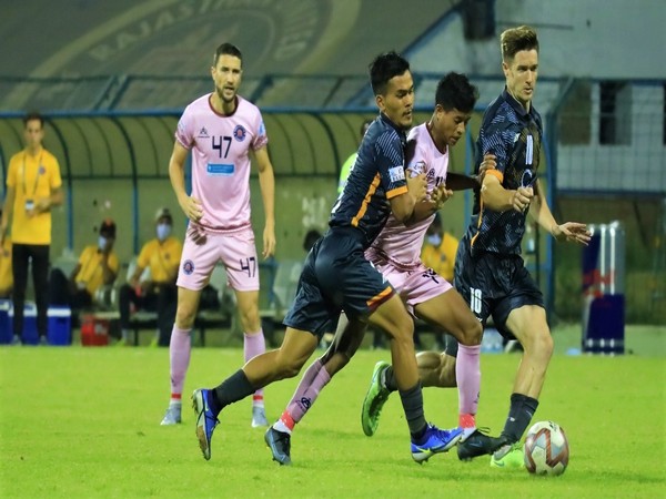 Both teams in action (Photo/I-League)