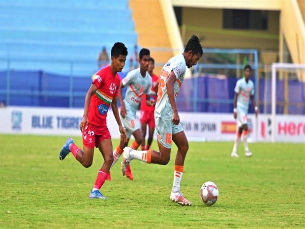 Both teams in action (Photo/I-League)