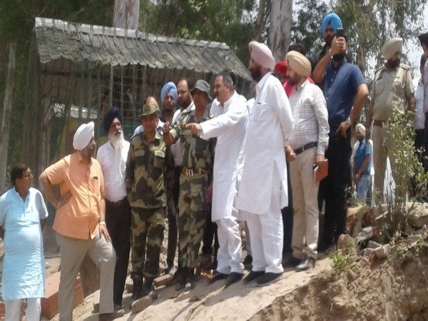 Punjab Public Works Minister Vijay Inder Singla inspecting the construction of Kartarpur Sahib corridor on Saturday. Photo/ANI 