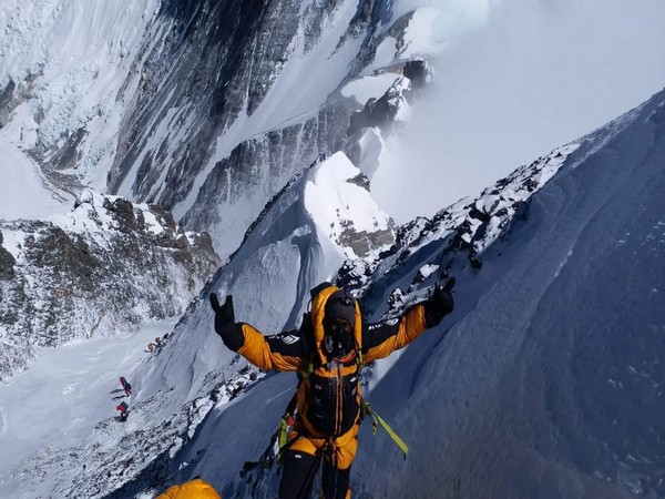 Bharat Thamminenu summits Mt. Lhotse