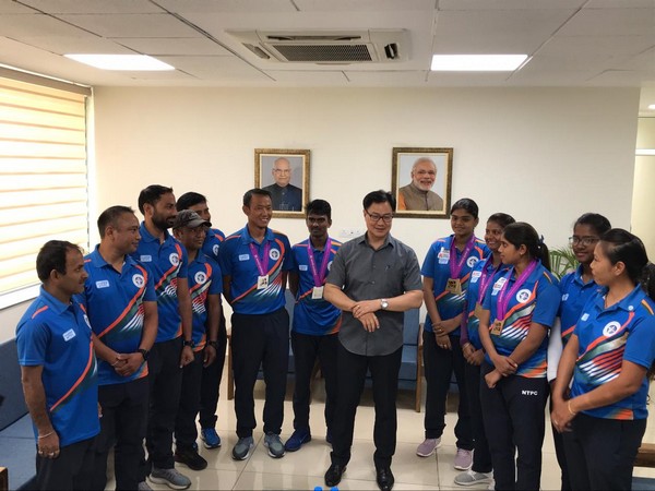 Sports Minister Kiren Rijiju with Indian archery contingent