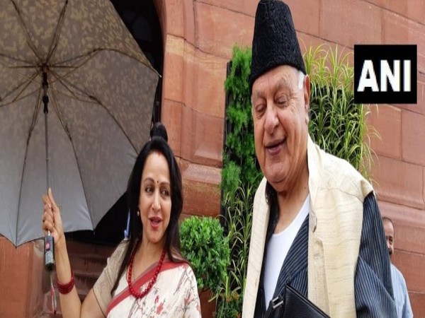 BJP MP Hema Malini with NC leader Farooq Abdullah