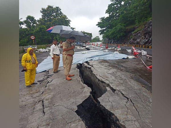 A huge crack developed on the state highway connecting Mangalore to multiple neighboring states. Photo/ANI