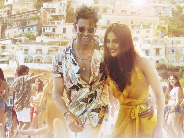 Hrithik Roshan and Vaani Kapoor in 'Ghungroo'