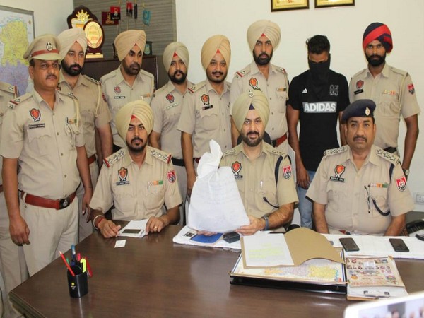 Khanna Police arrested a man and seized over 1 kg of heroin on Monday. Photo/ANI