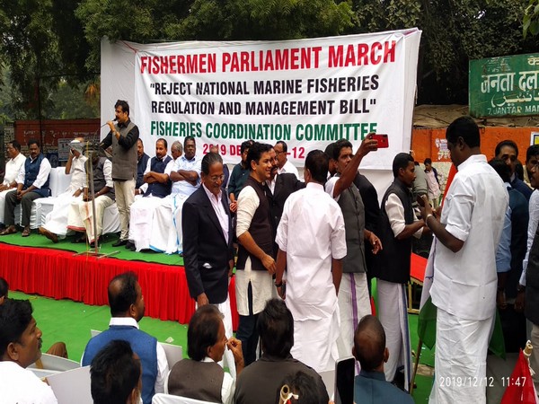 Fishermen protesting against the National MFRM Bill in Delhi on Thursday.