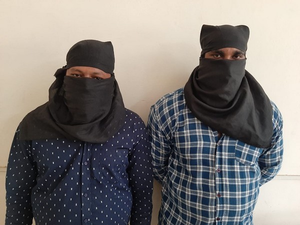 Two criminals arrested by a special team of Delhi police on Saturday. Photo/ANI