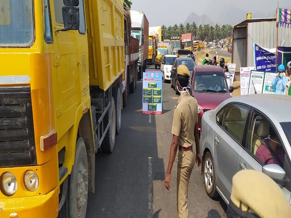 Tamil Nadu police personnel at one of the checkpost of the state's border. Photo/ANI