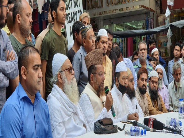 Moulana Md Shafik Qasmi, Imam Nakhuda Mosque, speaking to reporters at a press conference on Monday. Photo/ANI