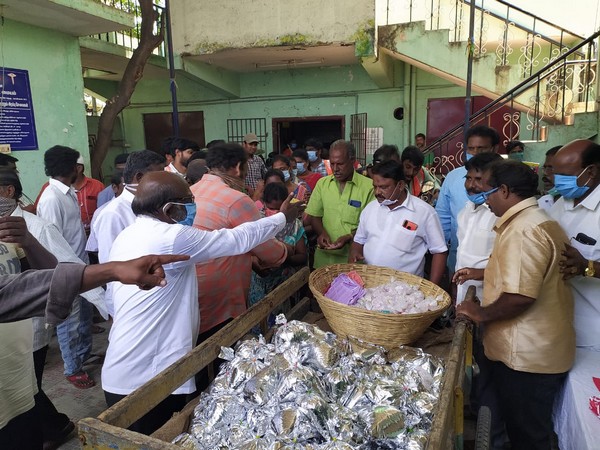 A church distributes food to needy in Tamil Nadu. Photo/ANI