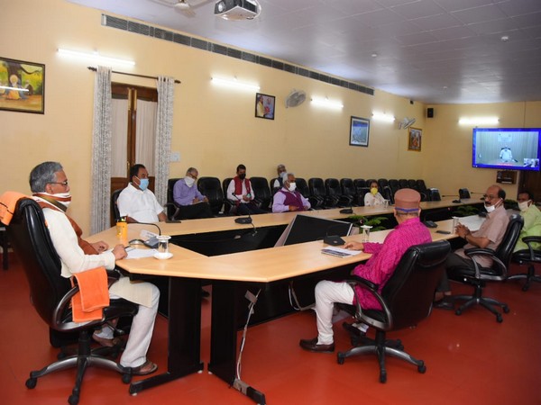 The Chief Minister chaired a meeting with the government officials at his residence. 