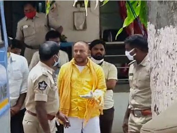 Former TDP MLA Chintamaneni Prabhakar outside the court. Photo/ANI