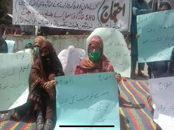 The protesters demanded action against the SHO (Station House Officer) for his inaction.