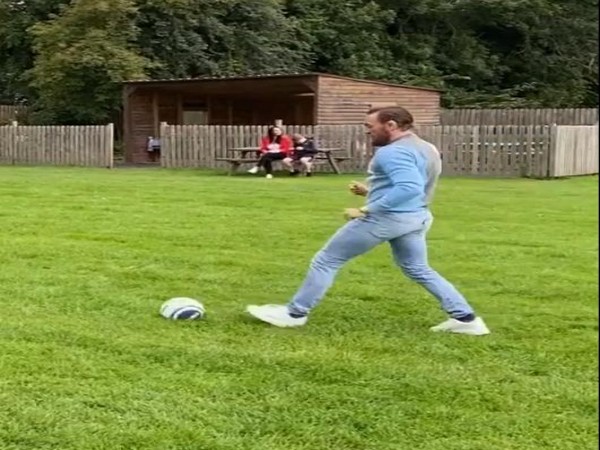 Conor Mcgregor playing football (Photo/Conor Mcgregor Twitter) 
