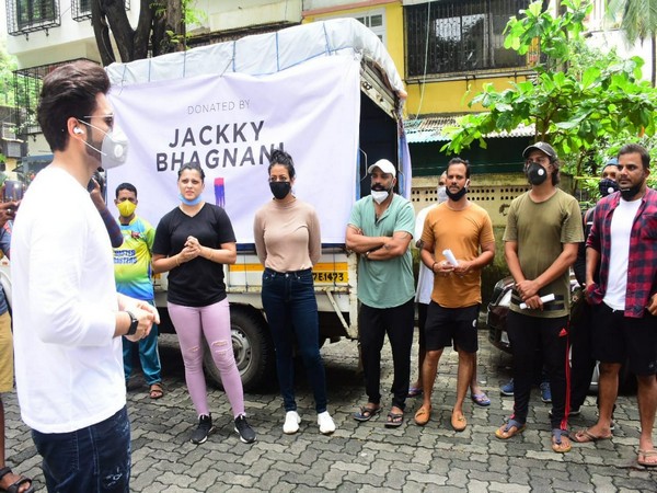 Jackky Bhagnani donating essentials to families of dancers 