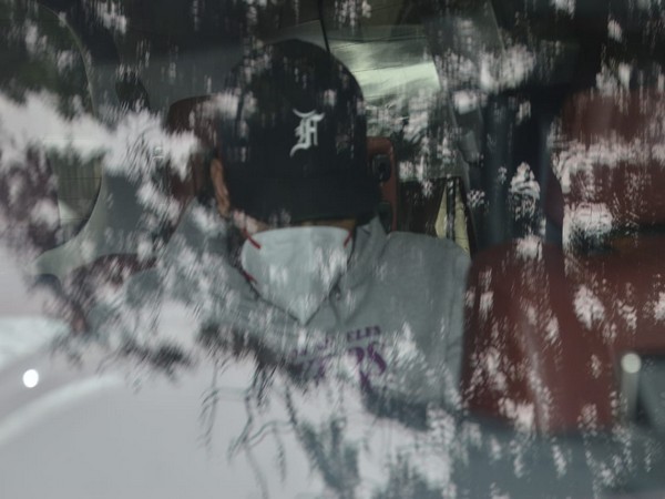 Abhishek Bachchan entering bungalow after being tested negative for coronavirus