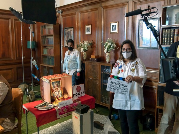 Puja Bhagnani giving the mahurat clap for 'Bell Bottom' shoot 