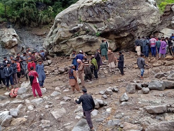 Visuals from the spot.