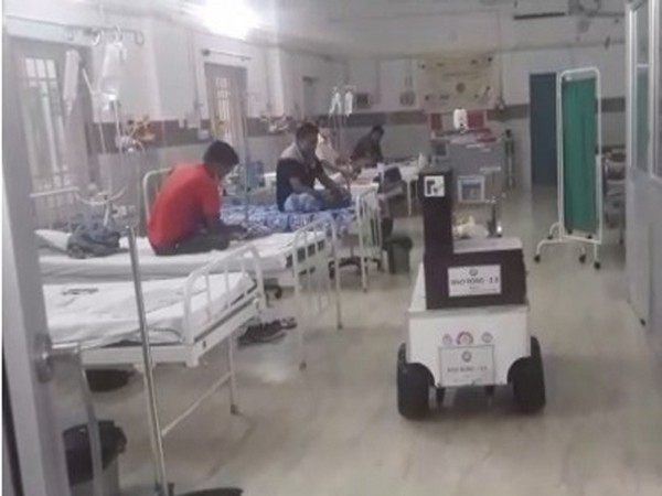ECoR deploys 'Med Robo' to assist hospital staff to serve COVID patients (Photo/ANI)