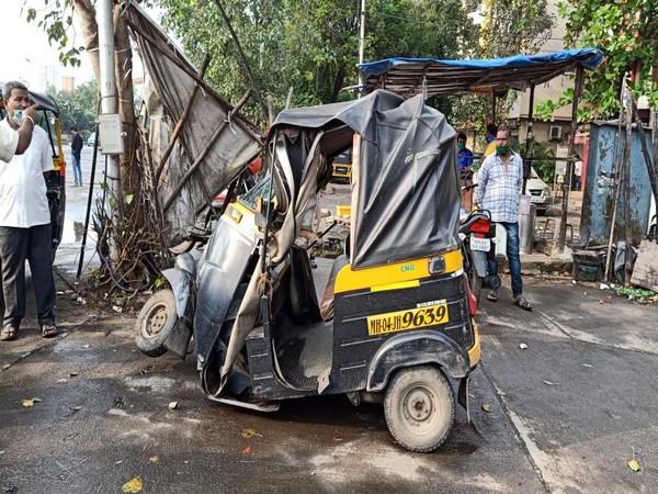 One injured as MSRTC bus collides with auto rickshaws and bike (Photo/ANI)