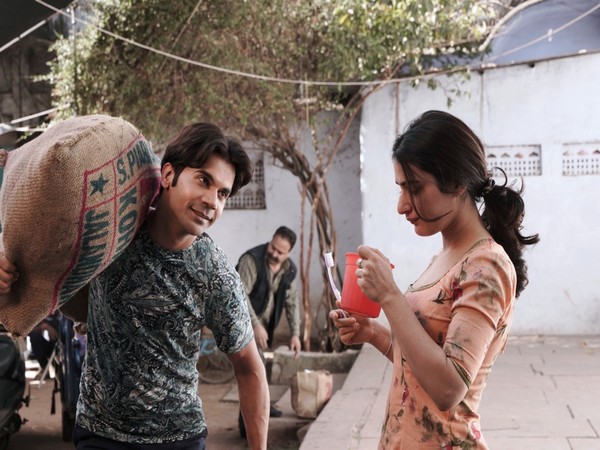 A still from the song 'Hardum Humdum' featuring Rajkummar Rao and Fatima Sana Shaikh