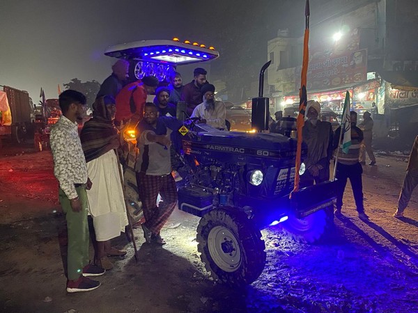Tractor DJ at Singhu border acts as a morale booster for protesting farmers at Singhu border on Friday night (Photo/ANI)