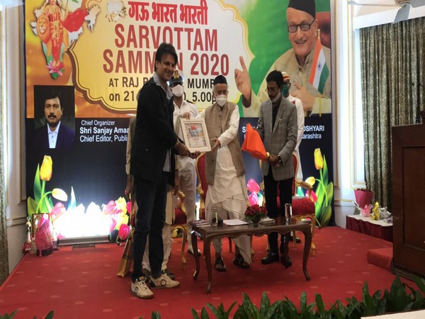 Vivek Oberoi receives Sarvottam Samman from Governor of Maharashtra