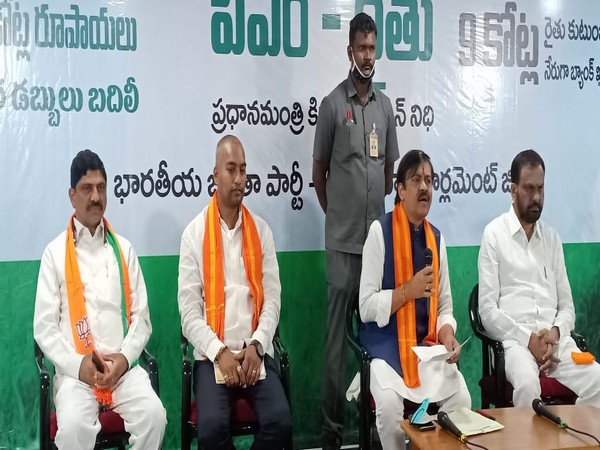 BJP leader GVL Narasimha Rao (second from right) [File Photo]