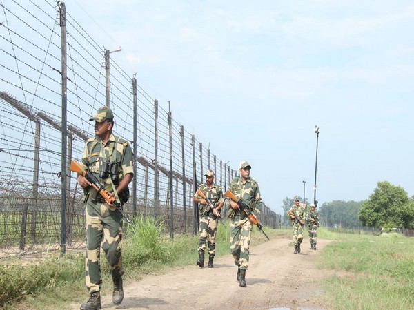 Border Security Force on duty at Punjab border. (Image courtesy: BSF)