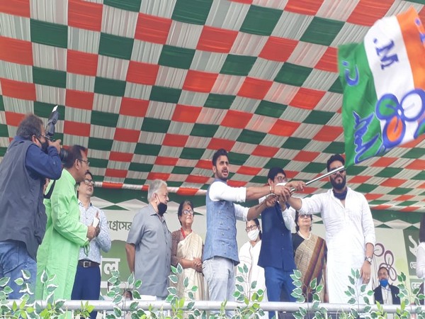 West Bengal Sports Minister Manoj Tiwary